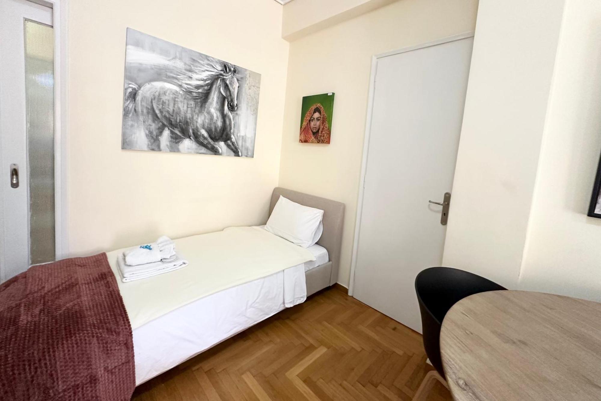 Harokopio Apartment In Aten Exteriör bild